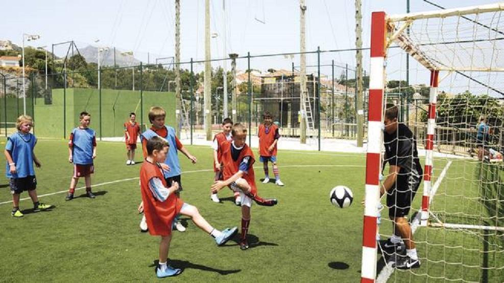 منتجع هوليداي وورلد بينالماذينا المظهر الخارجي الصورة